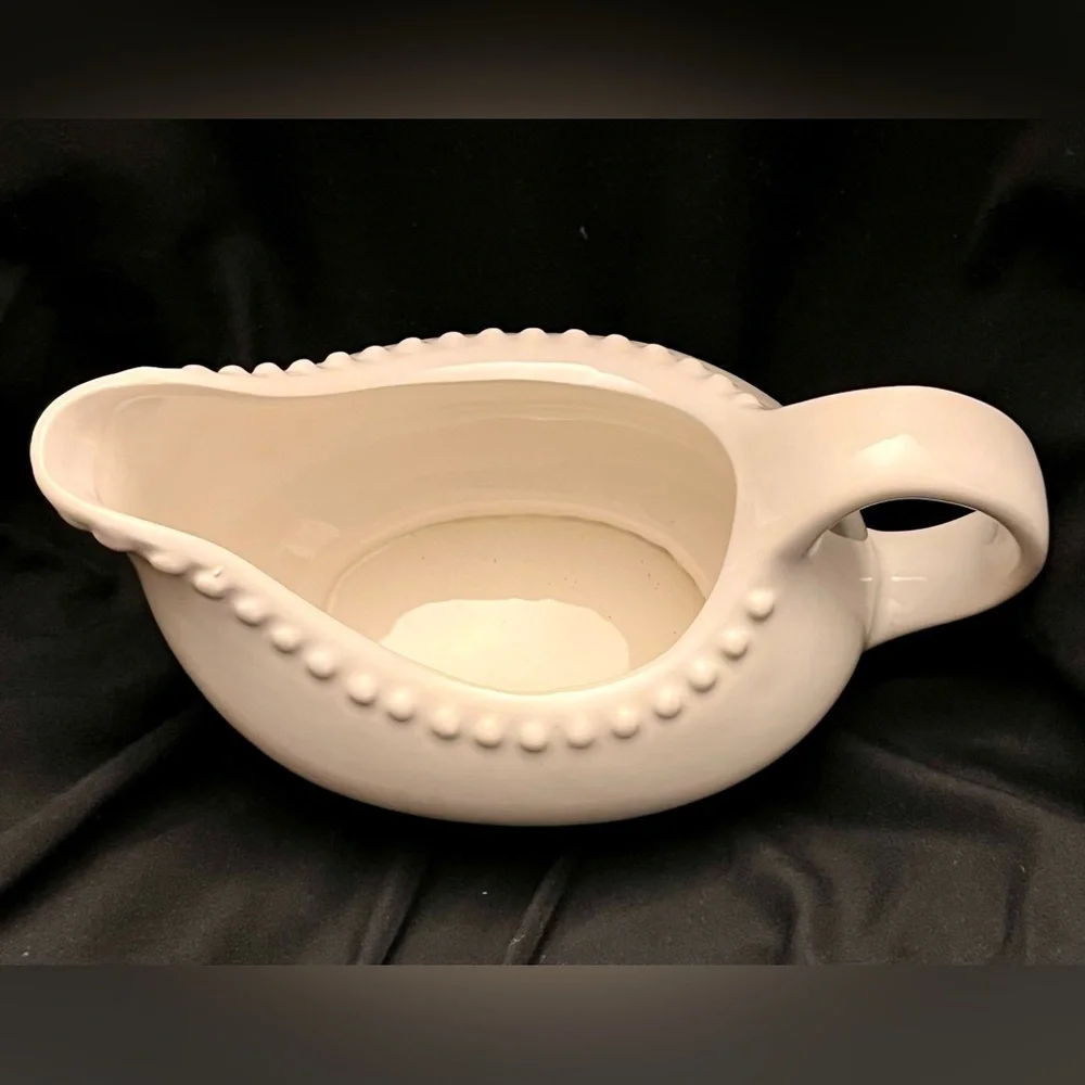 Tabletops Gallery White Ceramic Beaded Gravy Boat Farmhouse Serveware